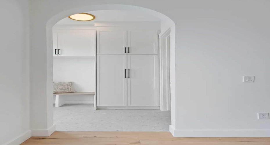 215 25 Avenue, Calgary, Alberta T2M 2A6, 5 Bedrooms Bedrooms, ,4 BathroomsBathrooms,Residential,For Sale,25,A2198942