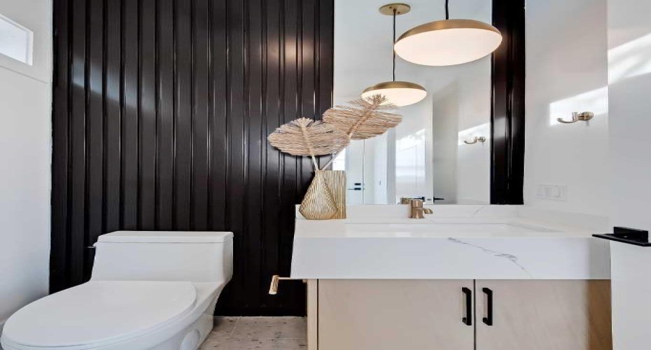 215 25 Avenue, Calgary, Alberta T2M 2A6, 5 Bedrooms Bedrooms, ,4 BathroomsBathrooms,Residential,For Sale,25,A2198942