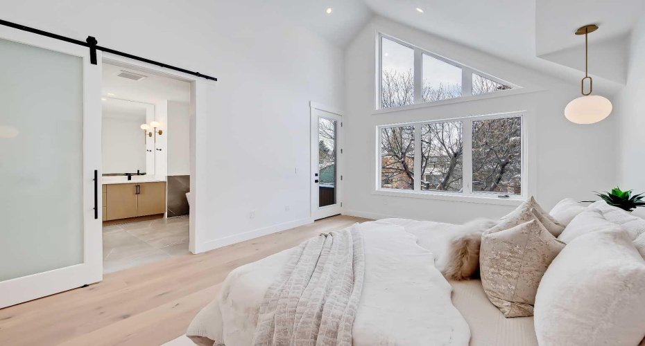 215 25 Avenue, Calgary, Alberta T2M 2A6, 5 Bedrooms Bedrooms, ,4 BathroomsBathrooms,Residential,For Sale,25,A2198942