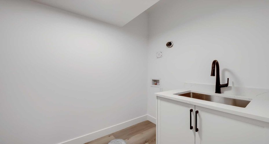 215 25 Avenue, Calgary, Alberta T2M 2A6, 5 Bedrooms Bedrooms, ,4 BathroomsBathrooms,Residential,For Sale,25,A2198942