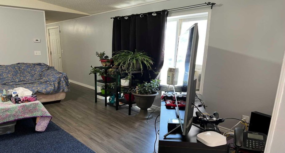 903 5 Avenue, Fox Creek, Alberta T0H 1P0, 3 Bedrooms Bedrooms, ,2 BathroomsBathrooms,Residential,For Sale,5,A2200922