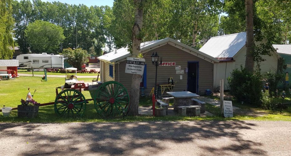 234 5 Avenue, Magrath, Alberta T0K 1J0, ,Commercial,For Sale,5,A2201033