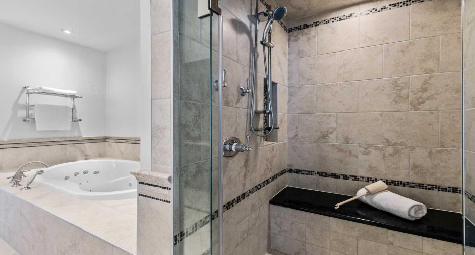 910 5 Avenue, Calgary, Alberta T2P 0C3, 2 Bedrooms Bedrooms, ,3 BathroomsBathrooms,Residential,For Sale,5,A2201307
