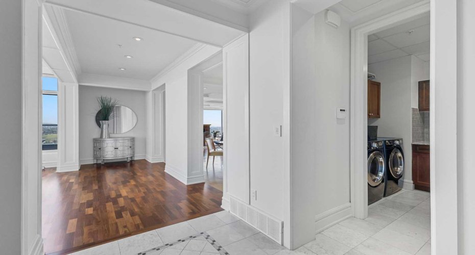 910 5 Avenue, Calgary, Alberta T2P 0C3, 2 Bedrooms Bedrooms, ,3 BathroomsBathrooms,Residential,For Sale,5,A2201307