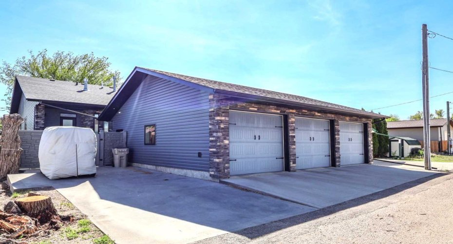 5010 53 Street, Stettler, Alberta T0C 2L2, 3 Bedrooms Bedrooms, ,3 BathroomsBathrooms,Residential,For Sale,53,A2201578