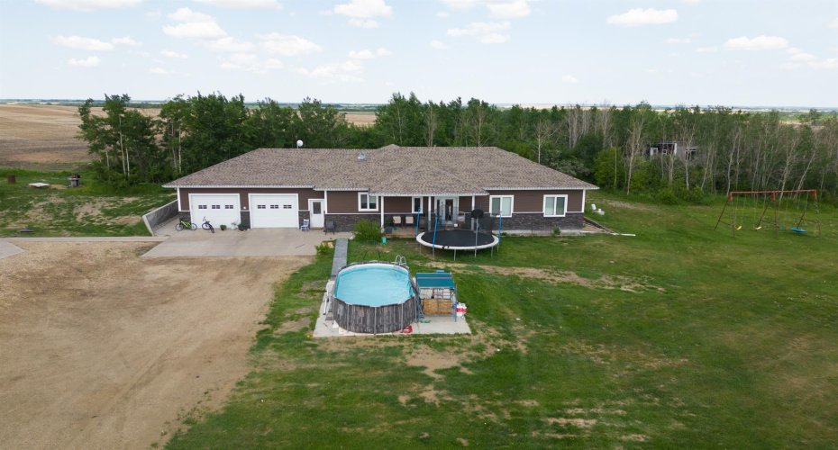 48324 834 Highway, Rural Camrose County, Alberta T0B 2M2, 5 Bedrooms Bedrooms, ,4 BathroomsBathrooms,Residential,For Sale,834,A2101080