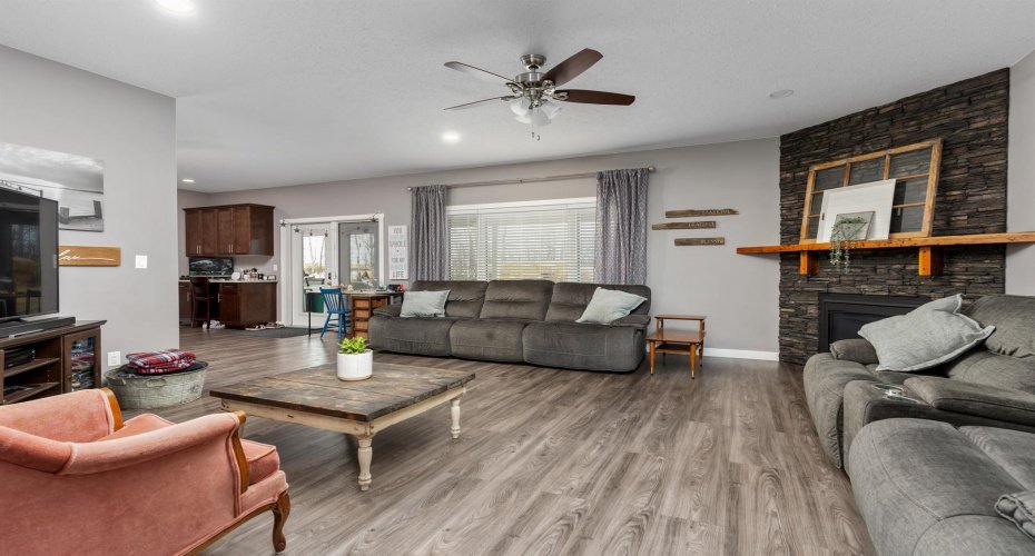 48324 834 Highway, Rural Camrose County, Alberta T0B 2M2, 5 Bedrooms Bedrooms, ,4 BathroomsBathrooms,Residential,For Sale,834,A2101080