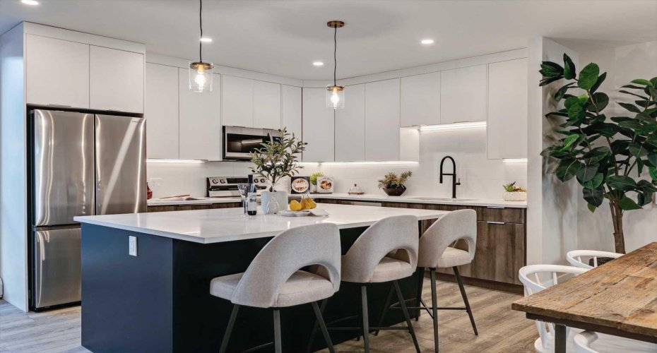 923 1 Avenue, Calgary, Alberta T2N 0A6, 3 Bedrooms Bedrooms, ,3 BathroomsBathrooms,Residential,For Sale,1,A2202302