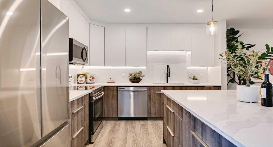 923 1 Avenue, Calgary, Alberta T2N 0A6, 3 Bedrooms Bedrooms, ,3 BathroomsBathrooms,Residential,For Sale,1,A2202302