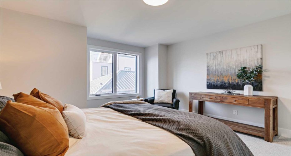 923 1 Avenue, Calgary, Alberta T2N 0A6, 3 Bedrooms Bedrooms, ,3 BathroomsBathrooms,Residential,For Sale,1,A2202302