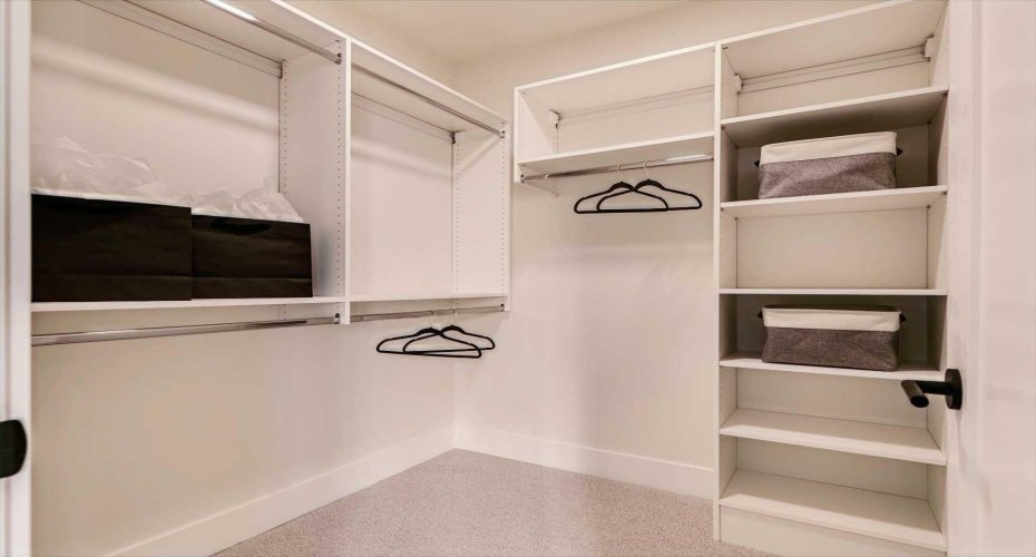 923 1 Avenue, Calgary, Alberta T2N 0A6, 3 Bedrooms Bedrooms, ,3 BathroomsBathrooms,Residential,For Sale,1,A2202302