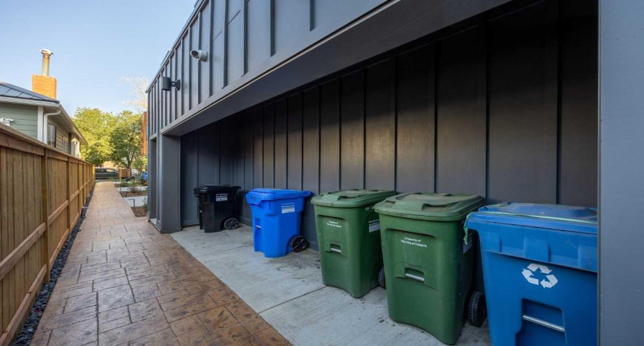 923 1 Avenue, Calgary, Alberta T2N 0A6, 3 Bedrooms Bedrooms, ,3 BathroomsBathrooms,Residential,For Sale,1,A2202302