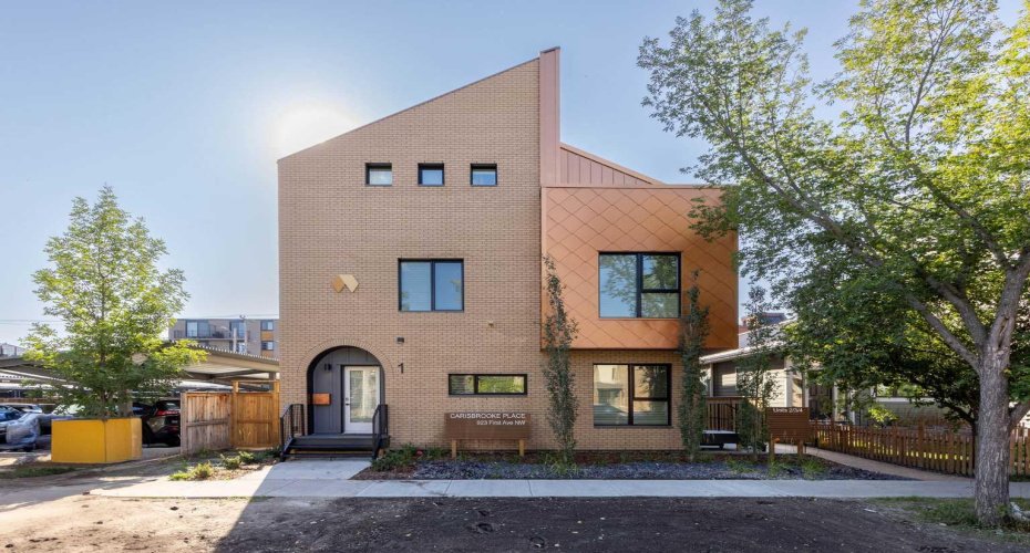 923 1 Avenue, Calgary, Alberta T2N 0A6, 3 Bedrooms Bedrooms, ,3 BathroomsBathrooms,Residential,For Sale,1,A2202302