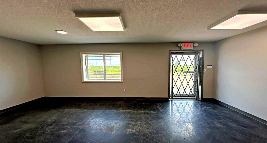 280 MacLennan Crescent, Fort McMurray, Alberta T9H 4G1, ,Commercial,For Lease,MacLennan,A2202632