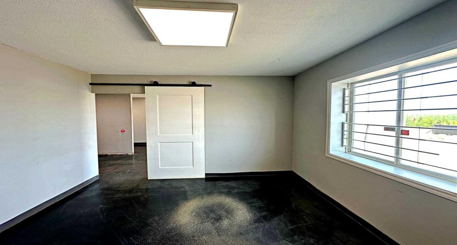 280 MacLennan Crescent, Fort McMurray, Alberta T9H 4G1, ,Commercial,For Lease,MacLennan,A2202632