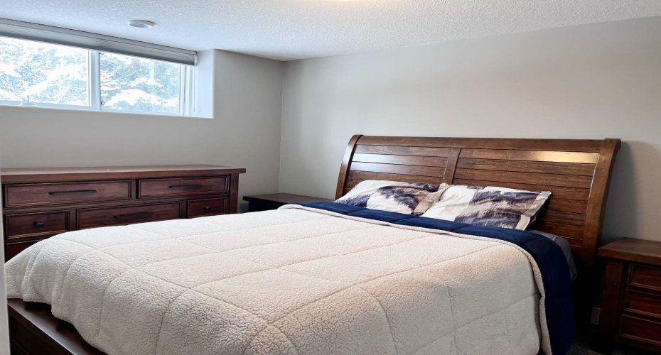 1093 Makenny Street, Hinton, Alberta T7V 1H3, 4 Bedrooms Bedrooms, ,3 BathroomsBathrooms,Residential,For Sale,Makenny,A2202823