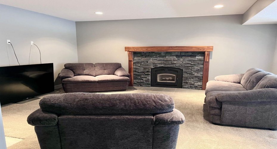 1093 Makenny Street, Hinton, Alberta T7V 1H3, 4 Bedrooms Bedrooms, ,3 BathroomsBathrooms,Residential,For Sale,Makenny,A2202823