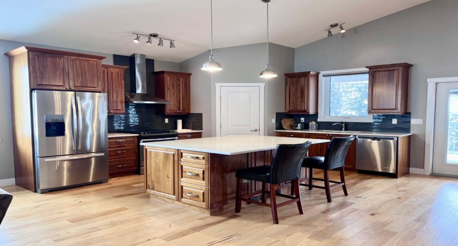 1093 Makenny Street, Hinton, Alberta T7V 1H3, 4 Bedrooms Bedrooms, ,3 BathroomsBathrooms,Residential,For Sale,Makenny,A2202823