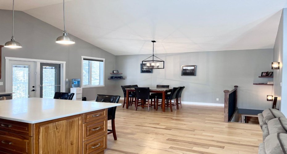 1093 Makenny Street, Hinton, Alberta T7V 1H3, 4 Bedrooms Bedrooms, ,3 BathroomsBathrooms,Residential,For Sale,Makenny,A2202823