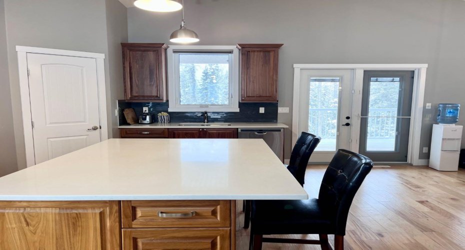 1093 Makenny Street, Hinton, Alberta T7V 1H3, 4 Bedrooms Bedrooms, ,3 BathroomsBathrooms,Residential,For Sale,Makenny,A2202823