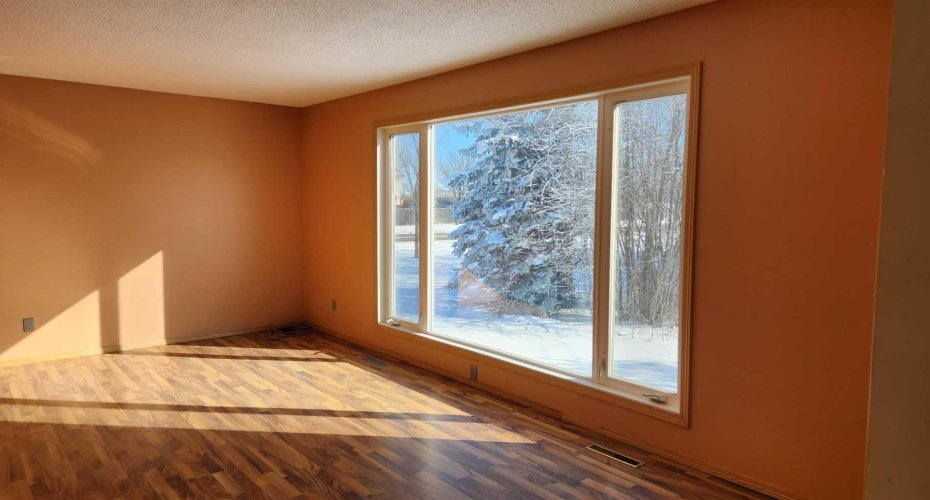 711038 HWY 40 Street, Grande Prairie, Alberta T8W 5B6, ,Commercial,For Sale,HWY 40,A2203524