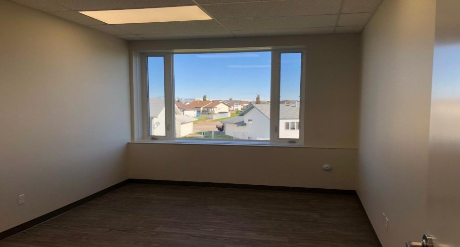 11745 105 Street, Grande Prairie, Alberta T8V 2Z7, ,Commercial,For Sale,Oak Ridge Business Centre,105,A2102998