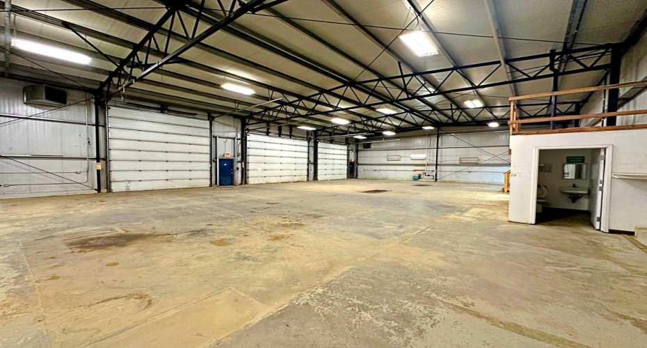 286 MacLennan Crescent, Fort McMurray, Alberta T9H 4G1, ,Commercial,For Lease,MacLennan,A2203611