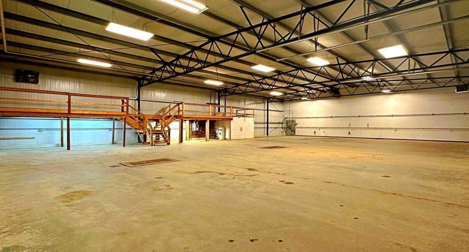 286 MacLennan Crescent, Fort McMurray, Alberta T9H 4G1, ,Commercial,For Lease,MacLennan,A2203611