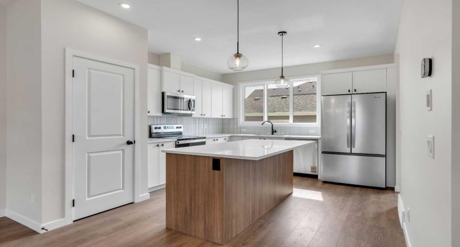 225 Heirloom Way, Calgary, Alberta T3S 0H2, 3 Bedrooms Bedrooms, ,3 BathroomsBathrooms,Residential,For Sale,Heirloom,A2203874