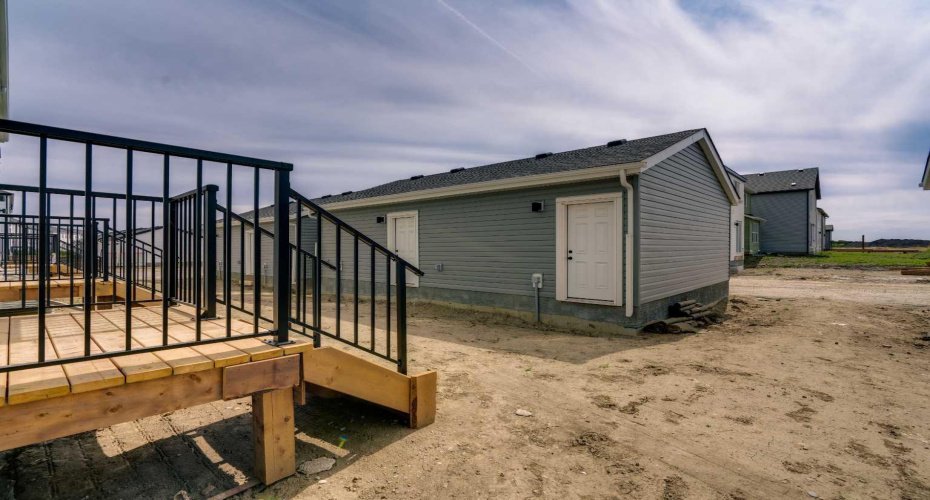 225 Heirloom Way, Calgary, Alberta T3S 0H2, 3 Bedrooms Bedrooms, ,3 BathroomsBathrooms,Residential,For Sale,Heirloom,A2203874