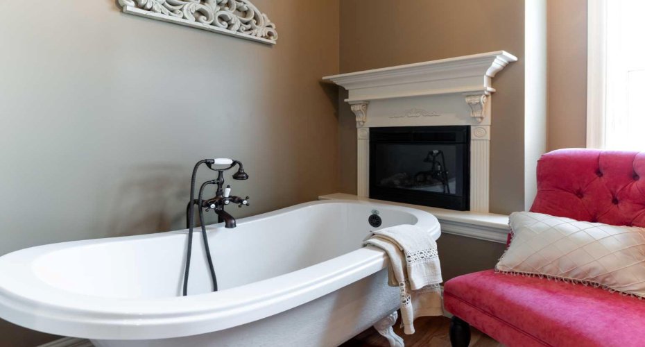 31542 HWY 2A, Rural Mountain View County, Alberta T0M0W0, 4 Bedrooms Bedrooms, ,3 BathroomsBathrooms,Residential,For Sale,HWY 2A,A2199828