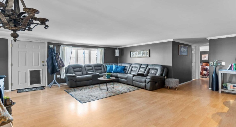 31542 HWY 2A, Rural Mountain View County, Alberta T0M0W0, 4 Bedrooms Bedrooms, ,3 BathroomsBathrooms,Residential,For Sale,HWY 2A,A2199828