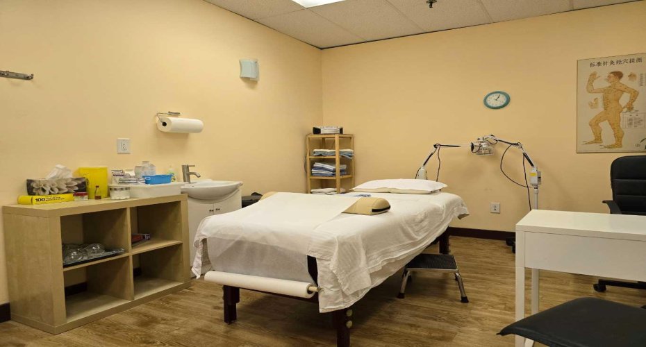 738 3 Avenue, Calgary, Alberta T2P 0G7, ,Commercial,For Sale,3,A2202128