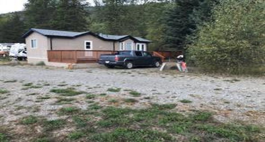 9432 Hwy 3 & 95, Out of Province_Alberta, British Columbia V0B 2P0, ,Commercial,For Sale,Hwy 3 & 95,A2204086