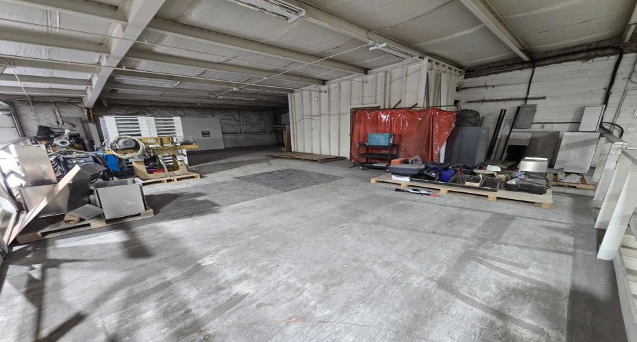 8319 Chiles Ind Avenue, Red Deer, Alberta T4P 2V5, ,Commercial,For Lease,Chiles Ind,A2205046