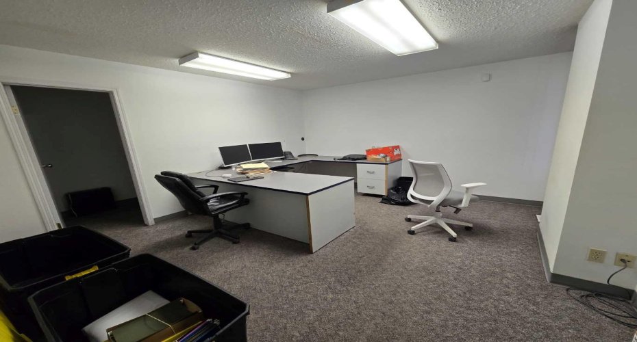 8319 Chiles Ind Avenue, Red Deer, Alberta T4P 2V5, ,Commercial,For Lease,Chiles Ind,A2205046