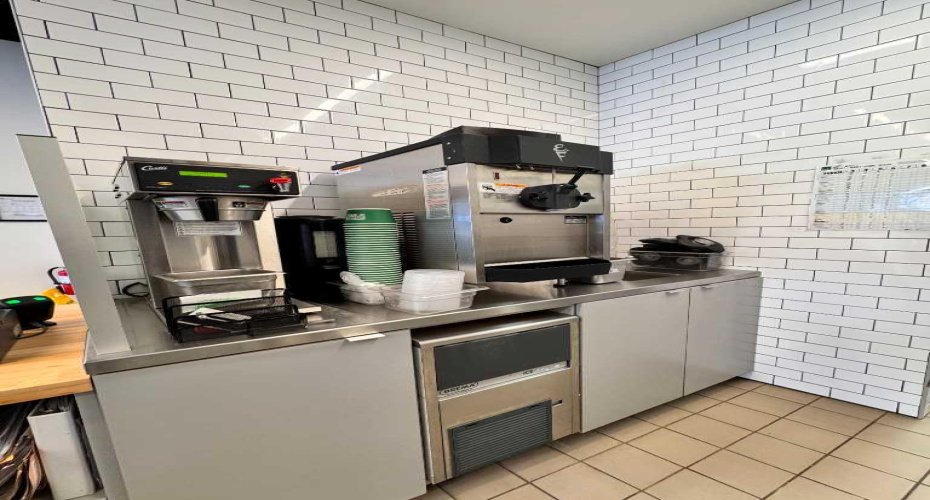 5753 Signal Hill Centre, Calgary, Alberta T3H 3P8, ,Commercial,For Lease,Signal Hill,A2205923