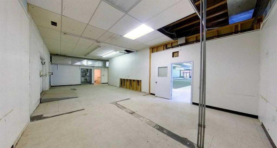 5102 50 Street, Whitecourt, Alberta T7N 1N5, ,Commercial,For Sale,50,A2206379