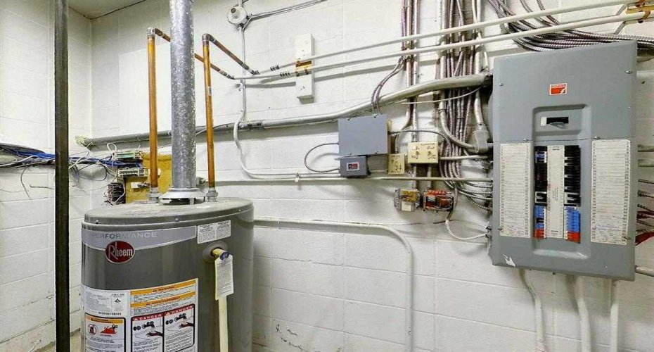 5102 50 Street, Whitecourt, Alberta T7N 1N5, ,Commercial,For Sale,50,A2206379