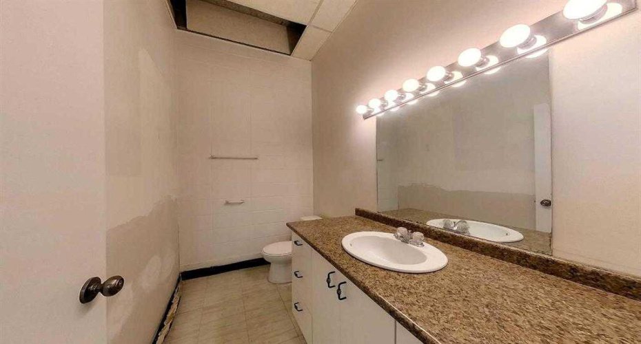 5102 50 Street, Whitecourt, Alberta T7N 1N5, ,Commercial,For Sale,50,A2206379