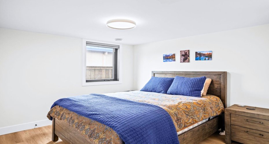 826 7th Street, Canmore, Alberta T1W 2C8, 4 Bedrooms Bedrooms, ,4 BathroomsBathrooms,Residential,For Sale,7th,A2206201