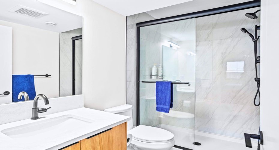 826 7th Street, Canmore, Alberta T1W 2C8, 4 Bedrooms Bedrooms, ,4 BathroomsBathrooms,Residential,For Sale,7th,A2206201