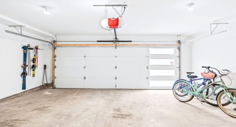 826 7th Street, Canmore, Alberta T1W 2C8, 4 Bedrooms Bedrooms, ,4 BathroomsBathrooms,Residential,For Sale,7th,A2206201