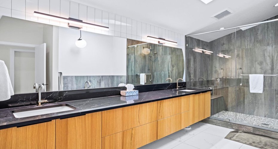 826 7th Street, Canmore, Alberta T1W 2C8, 4 Bedrooms Bedrooms, ,4 BathroomsBathrooms,Residential,For Sale,7th,A2206201