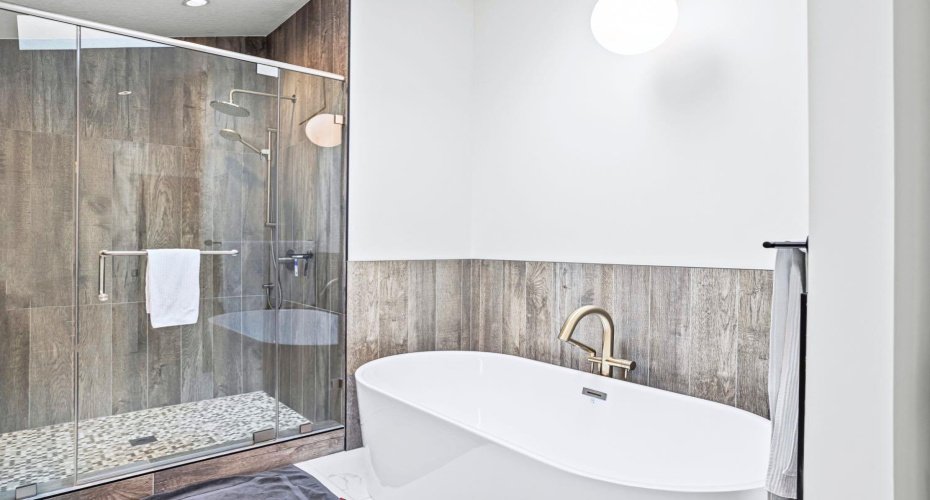 826 7th Street, Canmore, Alberta T1W 2C8, 4 Bedrooms Bedrooms, ,4 BathroomsBathrooms,Residential,For Sale,7th,A2206201