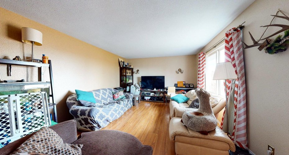 428 2 Street, Suffield, Alberta T0J 2N0, 3 Bedrooms Bedrooms, ,1 BathroomBathrooms,Residential,For Sale,2,A1203124