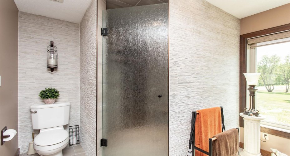 Incredible shower with rainwater showerheads