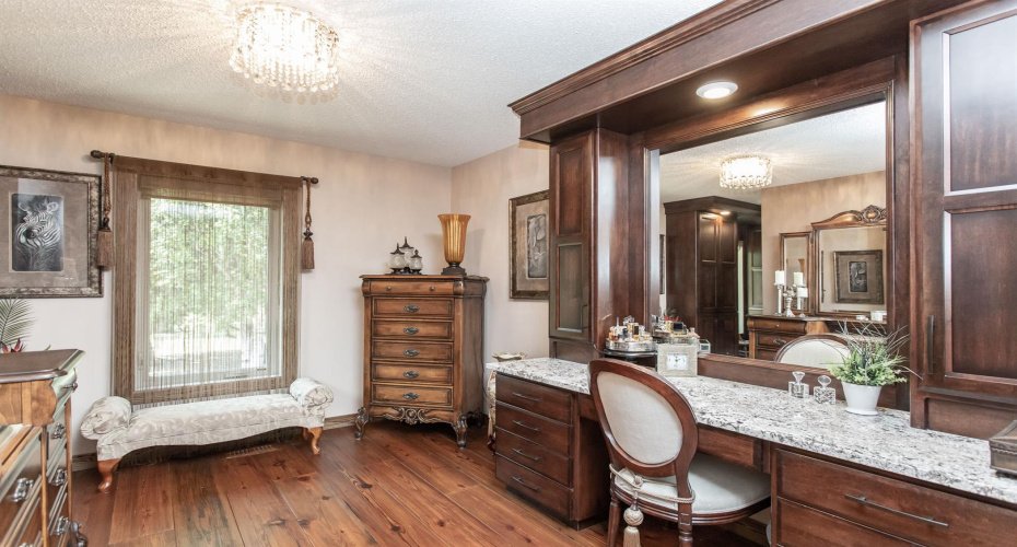 Dressing Room with built-in vanity