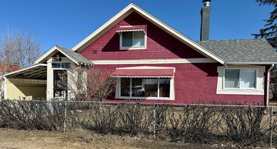 103 Centre Street, McLennan, Alberta T0H 2L0, 4 Bedrooms Bedrooms, ,3 BathroomsBathrooms,Residential,For Sale,Street,A2210573