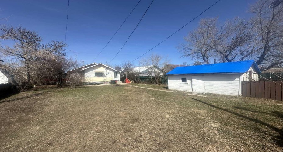 107 4 Avenue, Hanna, Alberta T0J 1P0, 2 Bedrooms Bedrooms, ,2 BathroomsBathrooms,Residential,For Sale,4,A2210585